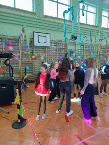 b_1024_768_0_00_images_2023_2024_WYDARZENIA_Choinka_419894692_840370374557579_6320617832886872116_n